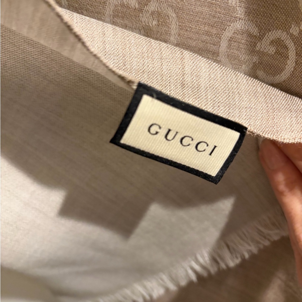 Gucci Tan GG Patterned Scarf - Picture 4 of 5